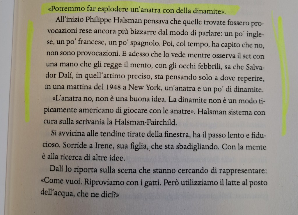 Testo di un libro che esplora il rapporto tra Philippe Halsman e Salvador Dalí, discutendo delle loro idee creative e provocatorie.