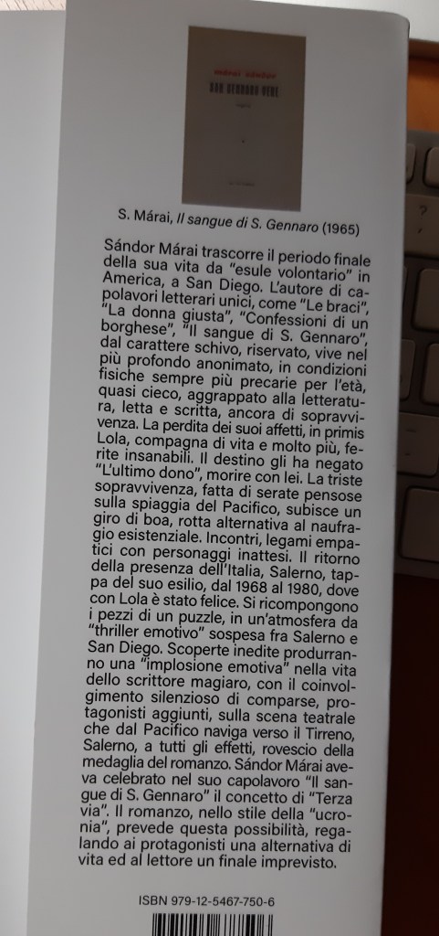 Book cover of S. Màrai's 'Il sangue di S. Gennaro' with a brief description of the author's life and literary contributions.