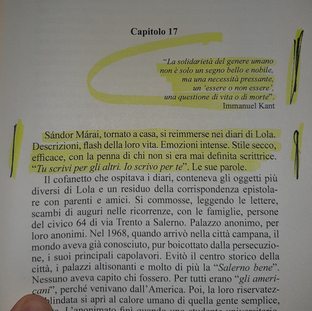 Una pagina di un libro con evidenziazioni, citazioni e annotazioni sullo scrittore Sàndor Màrai e i suoi diari, che esplorano emozioni e solidarietà umana.