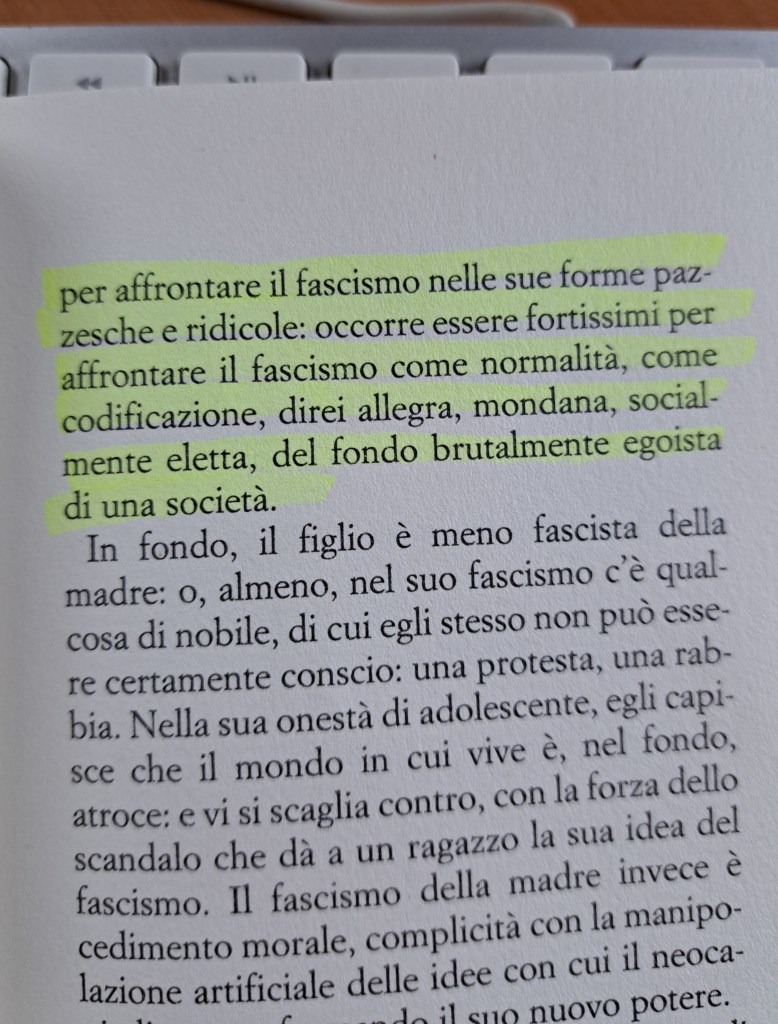 Dixit Café: La mosca sullo schermo, image size:778x1024