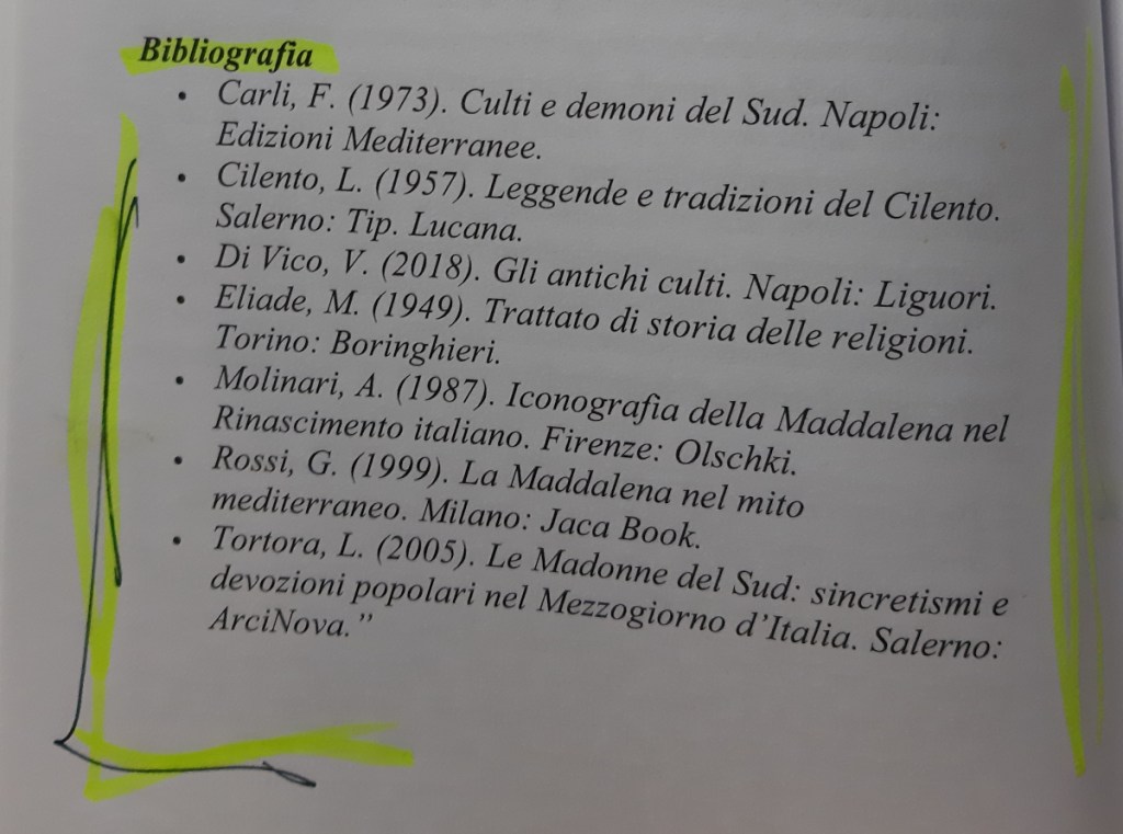 Immagine di una pagina di libro con il titolo 'Bibliografia' evidenziato in giallo, contenente una lista di riferimenti bibliografici.