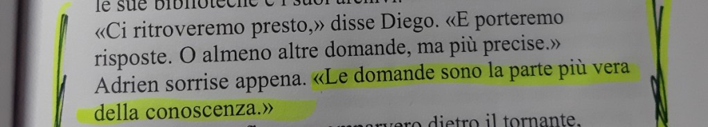 Pagina di un libro con un passaggio evidenziato che discute la verità delle domande nella conoscenza.