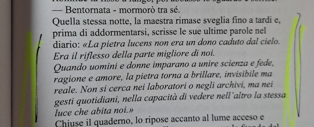 Un estratto di un libro con testo evidenziato, contenente riflessioni sulla scienza e la fede.